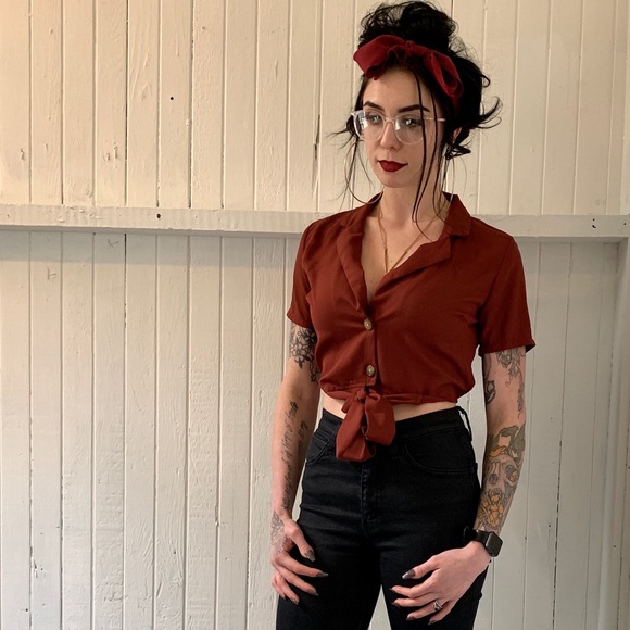 Tops - Burnt orange crop top button up collared